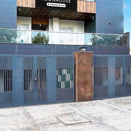 Super Townhouse Sector 104 Noida Hotel Екстериор снимка