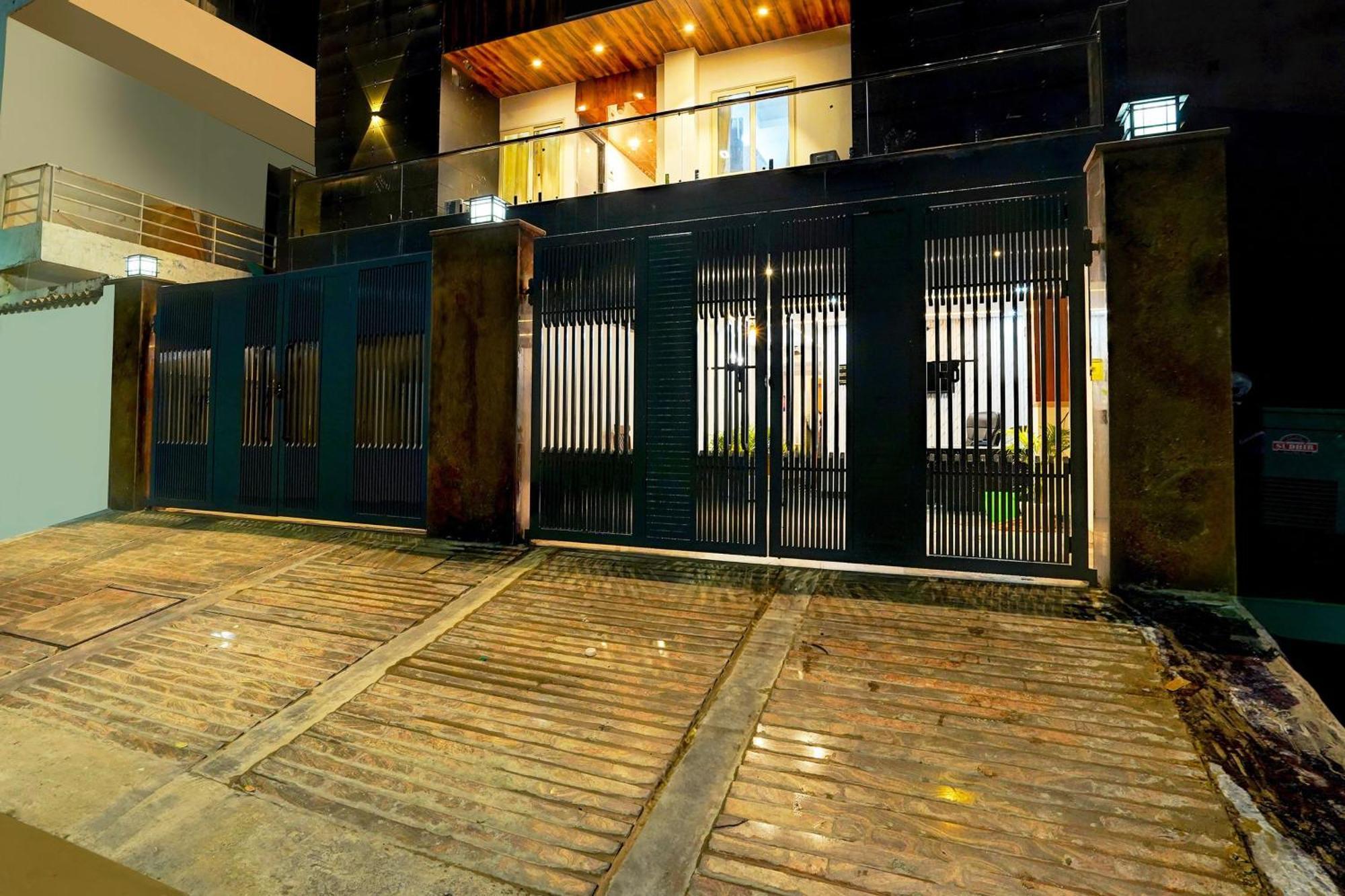 Super Townhouse Sector 104 Noida Hotel Екстериор снимка